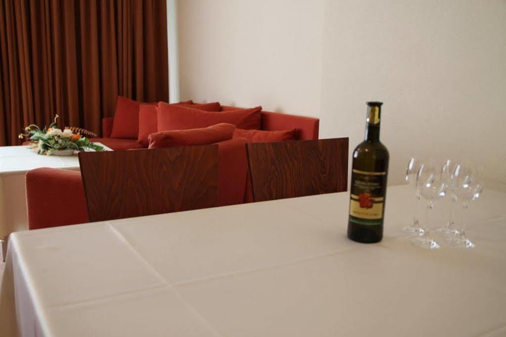 Plejsy Hotel Krompachy Exterior photo